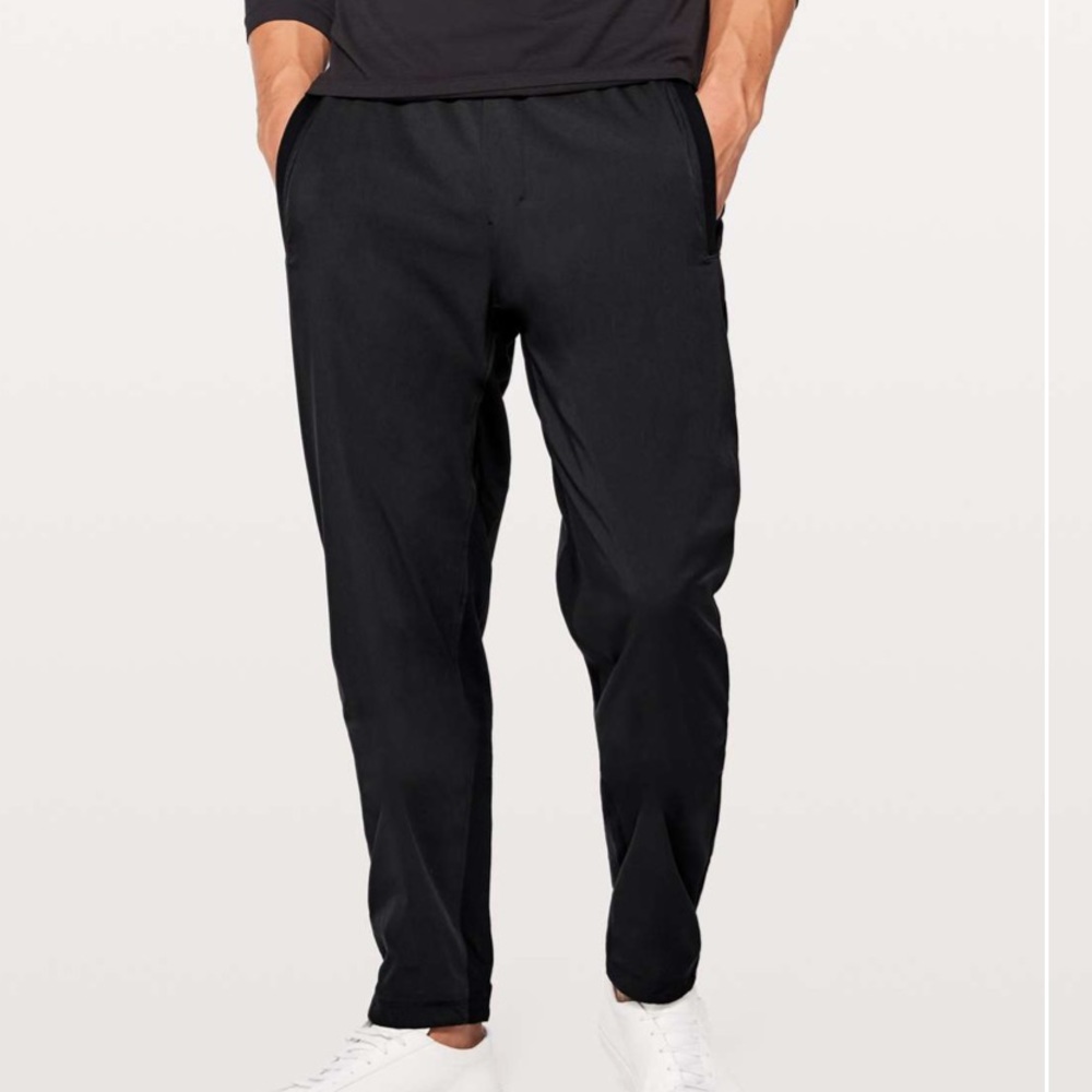 MENS LULULEMON SWEATPANTS PERFECT CONDITION!!